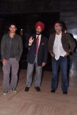 Rakeysh Omprakash Mehra, Milkha Singh, Farhan Akhtar at the Audio release of Bhaag Milkha Bhaag in PVR, Mumbai on 19th June 2013 (10).JPG